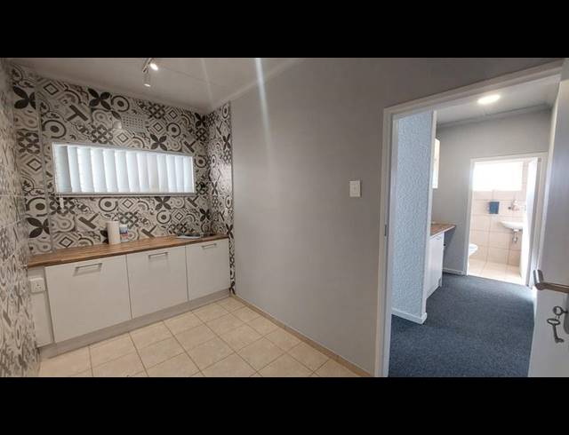 BUSINESS FOR SALE IN BELLVILLE CENTRAL
